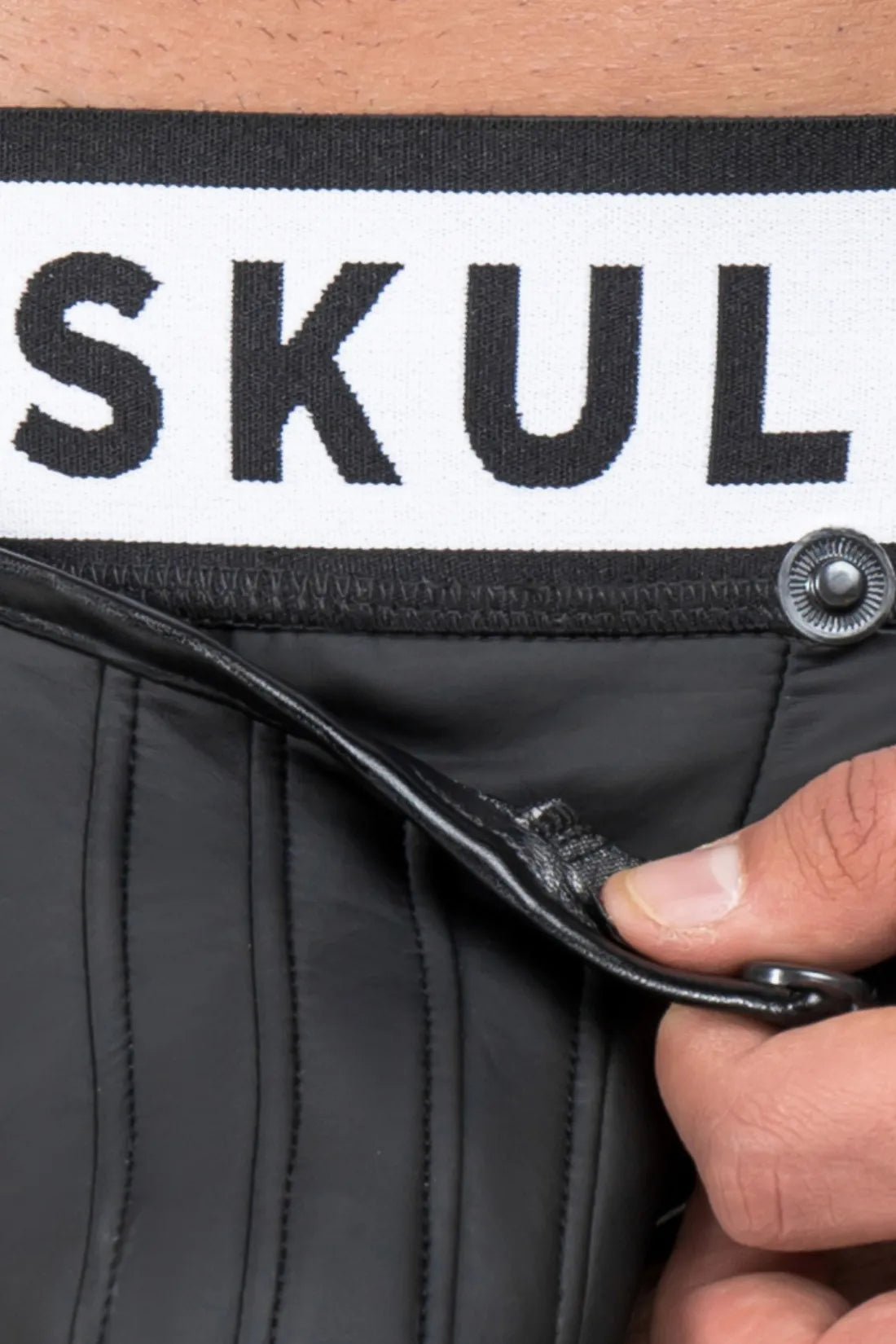 Armored. Rubber look Briefs. Detachable pouch. Open rear. Black - Maskulo - MBR107-Y1 - Maskulo EU Global Online Store