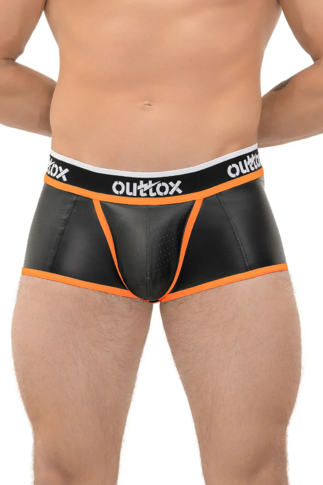 Outtox. Short de coffre arrière ouvert avec braguette à boutons-pression. Noir et orange