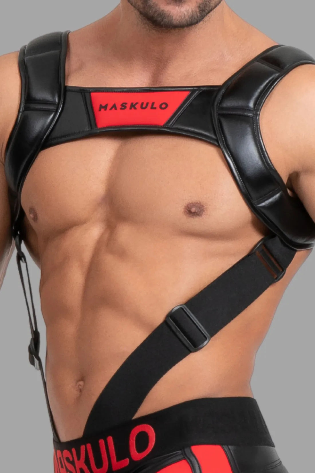 Body Harness mit Push-up Effekt. Schwarz und Rot