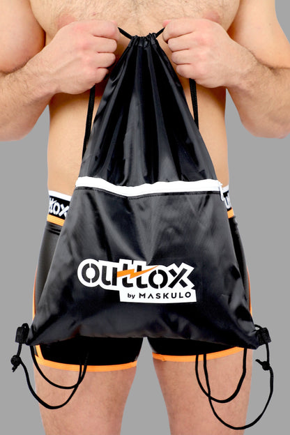 Outtox. Bolsa con cordón. Negro