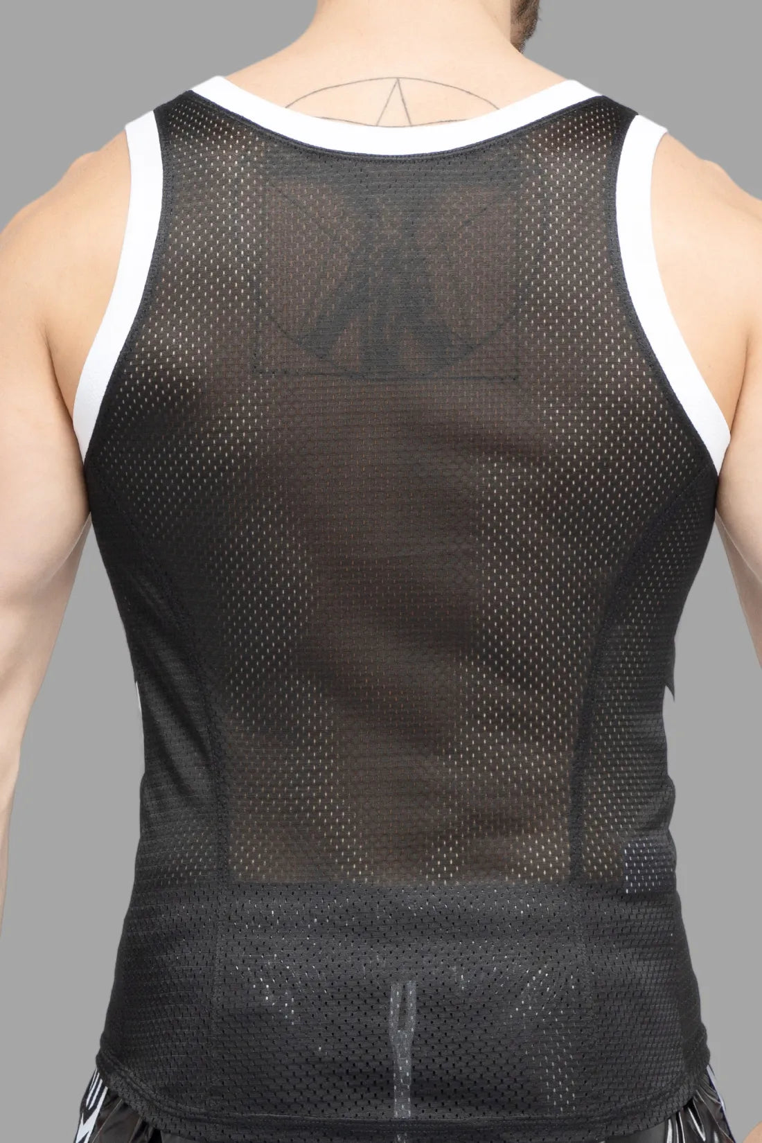 Skulla. Mesh-Tanktop. Schwarz und Weiß