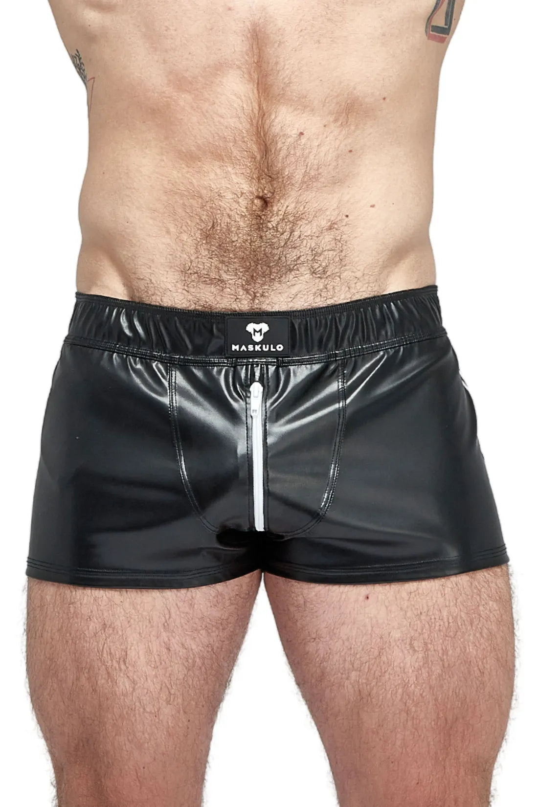 Skulla. Short de jogging en similicuir. Noir et blanc