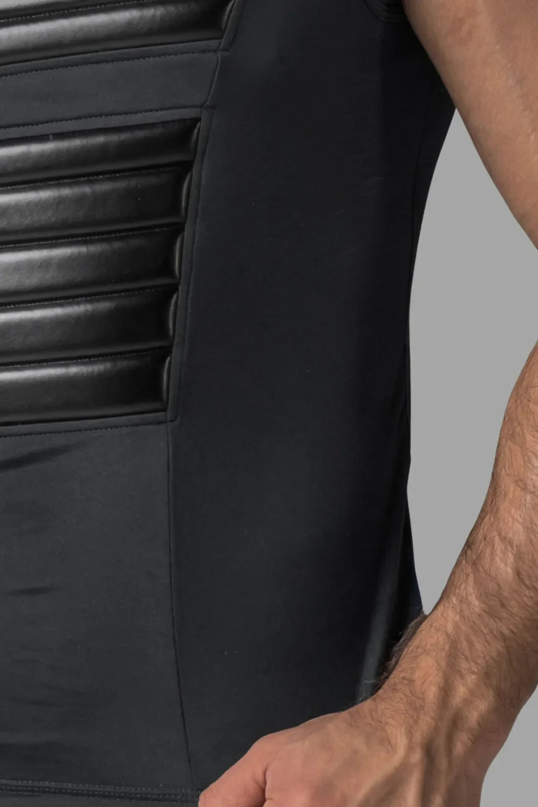 Armored. Heren tanktop. Spandex. Voorste pads. Zwart