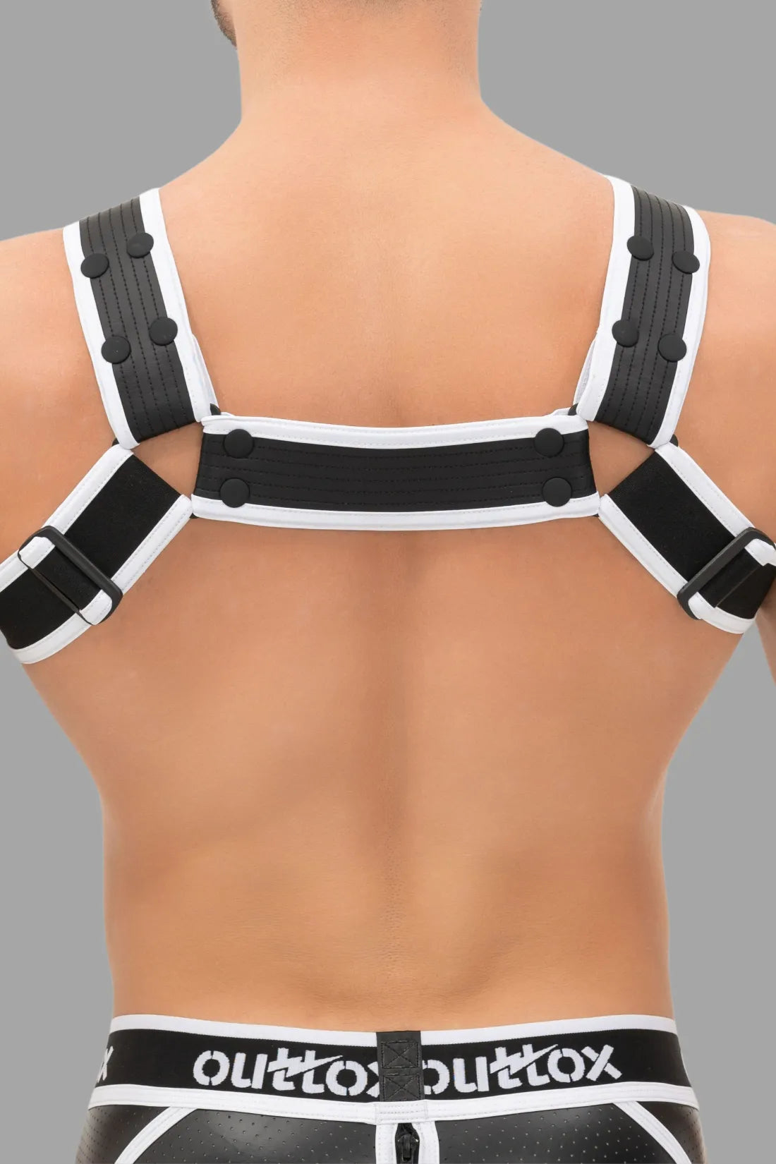 Outtox. Bulldog Harness with Snaps. Black and White