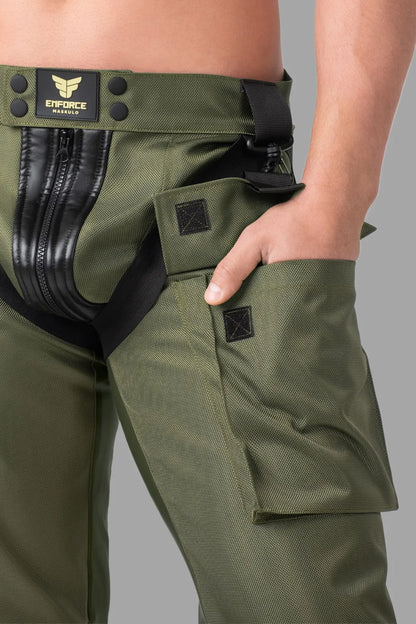 Hacer cumplir. Pantalones cortos tipo cargo con cremallera en los dos lados. Verde &