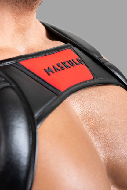 Body Harness mit Push-up Effekt. Schwarz und Rot