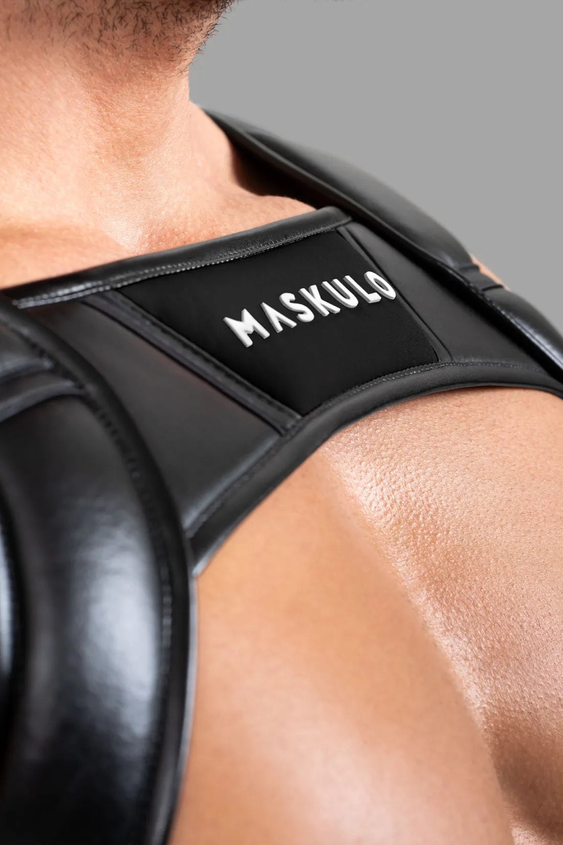 Body Harness mit Push-Up Effekt. Schwarz