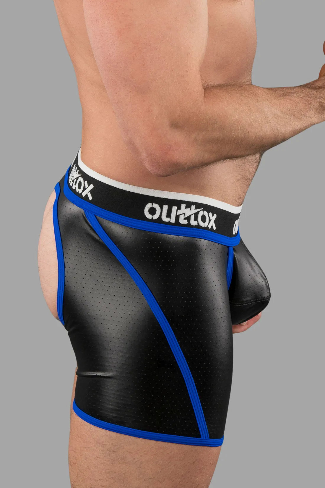 Outtox. Shorts mit offenem Rücken und Druckknopf-Codpiece. Schwarz und Blau