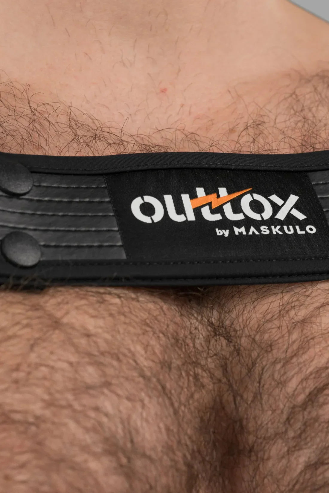 Outtox. Harnais Bulldog avec Snaps. Noir