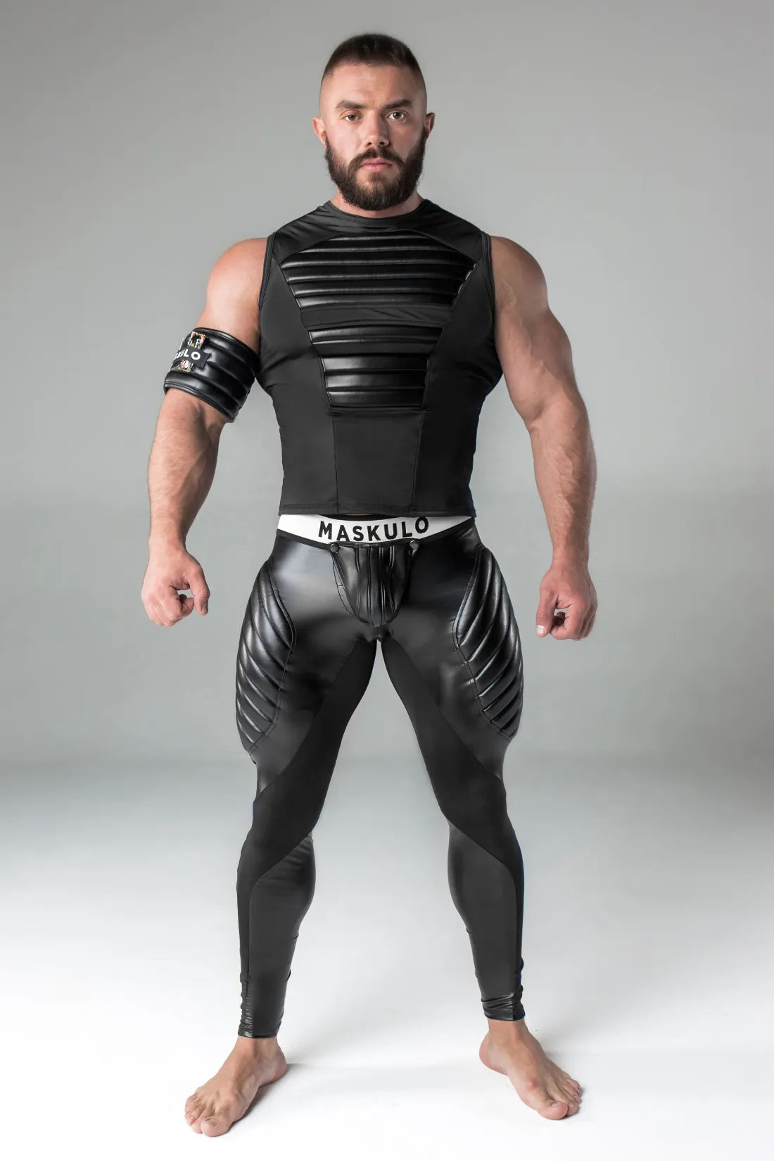 Armored. Leggings pour hommes. Pièce de code. Arrière zippé. Noir