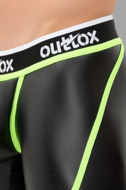 Outtox. Short ouvert à l&