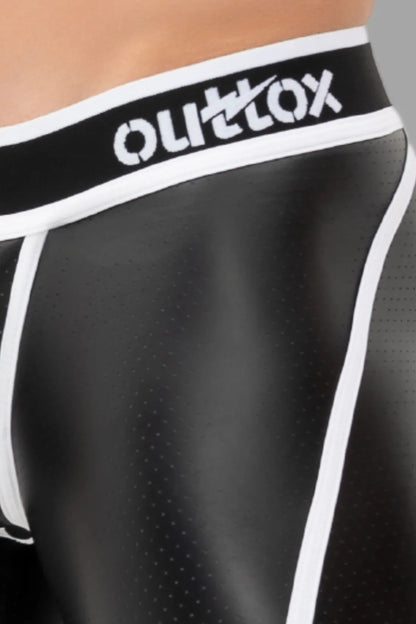 Outtox. Short ouvert à l&