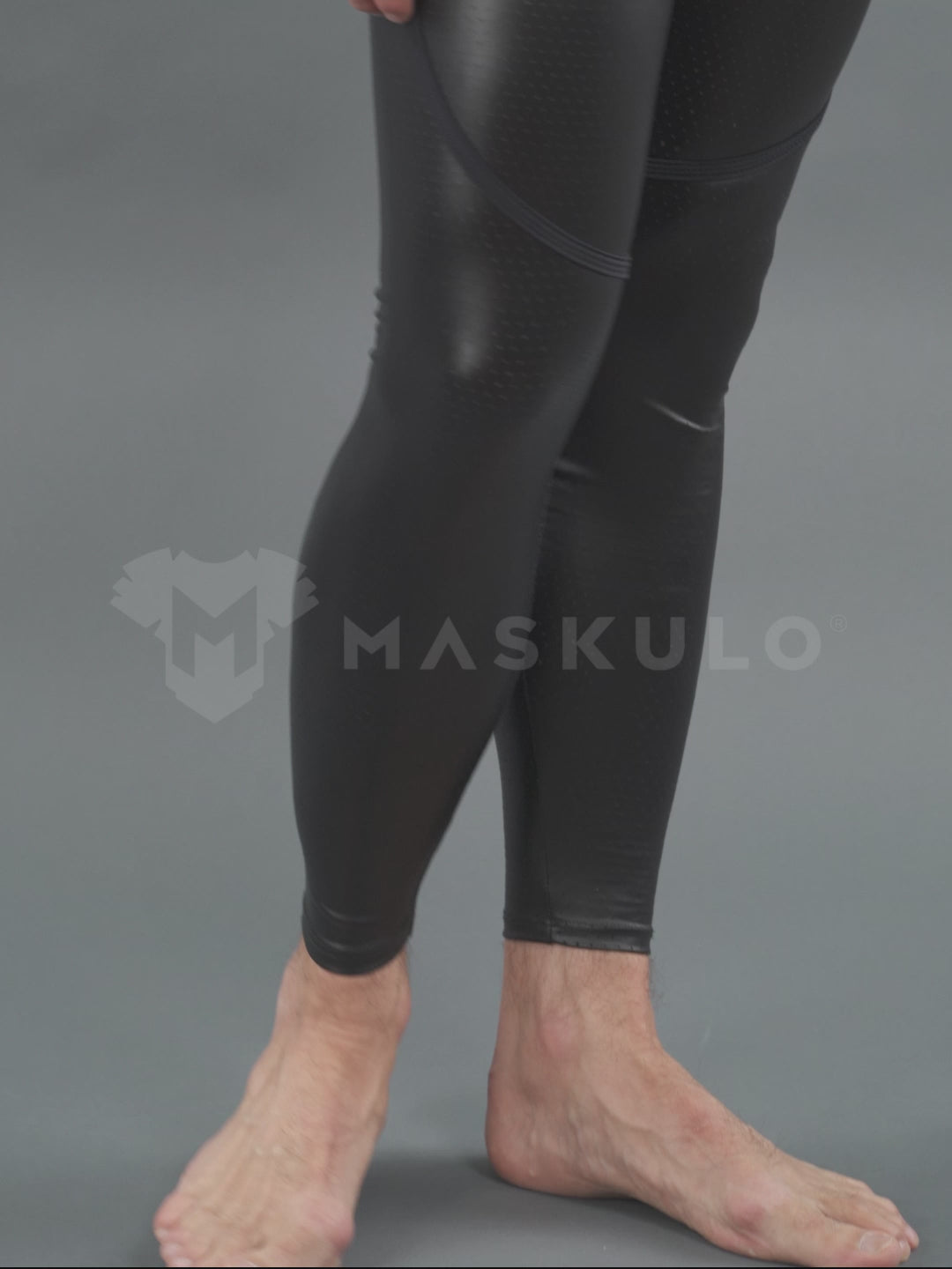 Outtox. Leggings traseros con cremallera y bragueta a presión. Negro